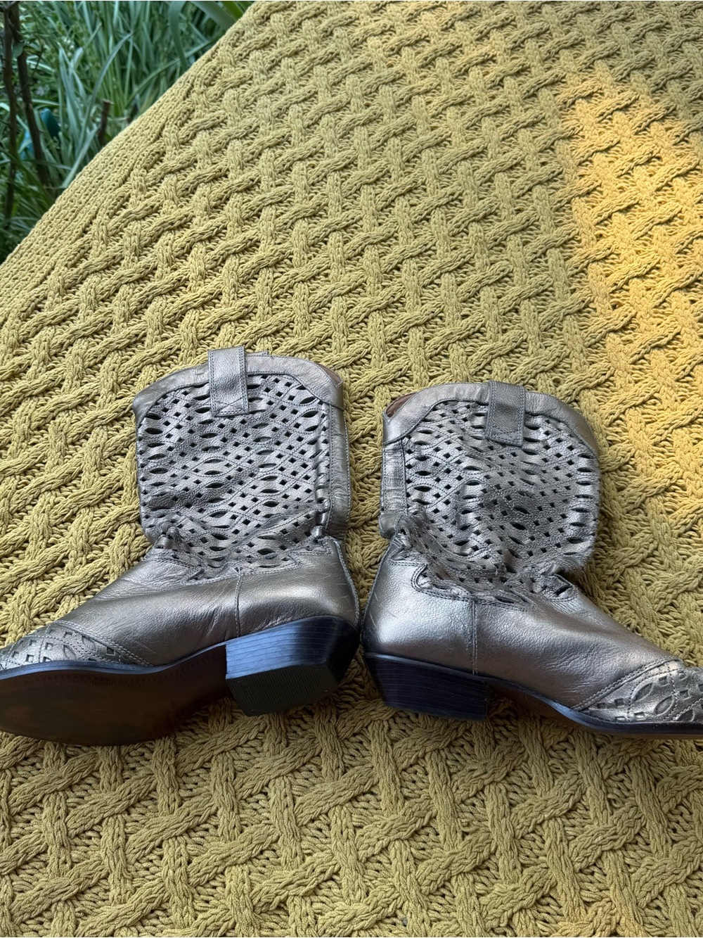 Vintage Nine West Cowgirl Western Boots 10M Gold Woven Country Boho Concert Glam